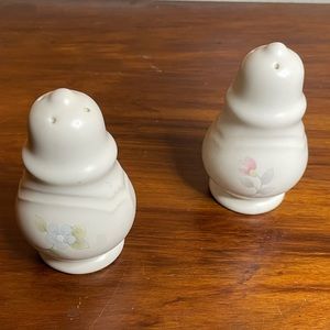 Pfaltzgraff Heirloom Vintage Tea Rose Stoneware Salt Pepper Shaker Kitchen